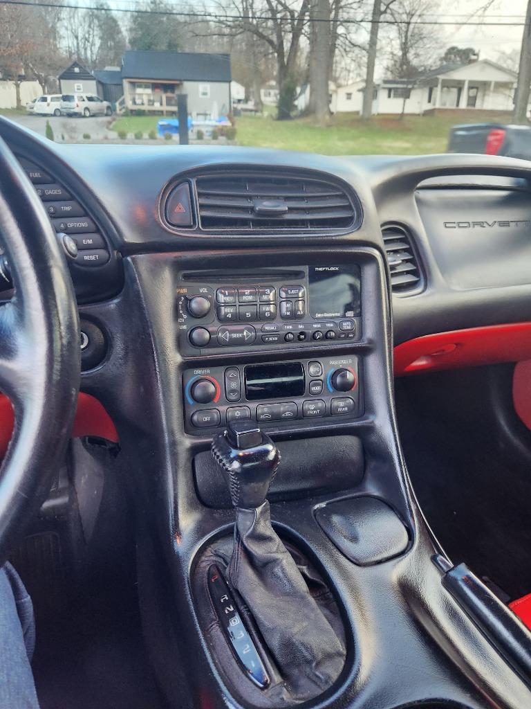 1998 Chevrolet Corvette Base - Photo 8